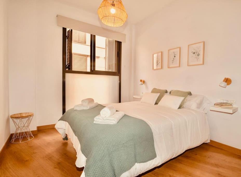 Postigo Catedral Con Parking Opcional Apartment Granada Luaran gambar